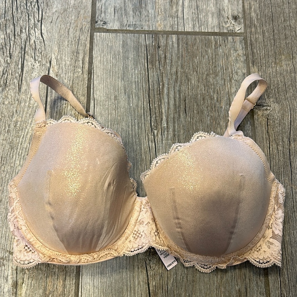 Victoria’s Secret dream angels lined Demi bra, size 32DD